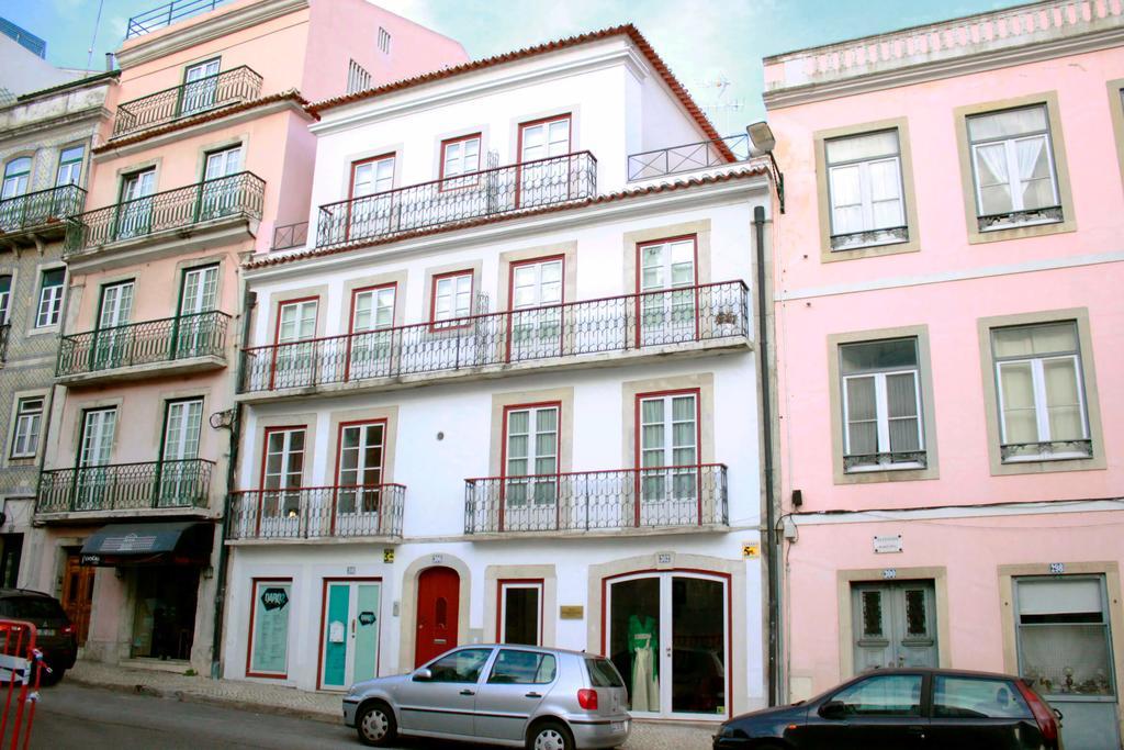 Joivy Modern 1-Bed Apt With Terrace, Moments From Sao Bento Palace Лиссабон Экстерьер фото